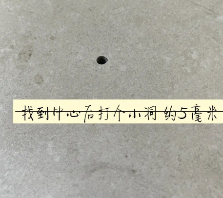 西畴瓷砖空鼓维修公司专业解答在瓷砖铺贴过程中，如果砂料搅拌不均匀，将会带来以下问题
