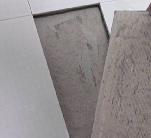 西畴瓷砖空鼓维修公司分享瓷砖铺贴时如果打浆（即涂抹在瓷砖背面和基层上的砂浆或瓷砖胶）过少，会带来以下问题